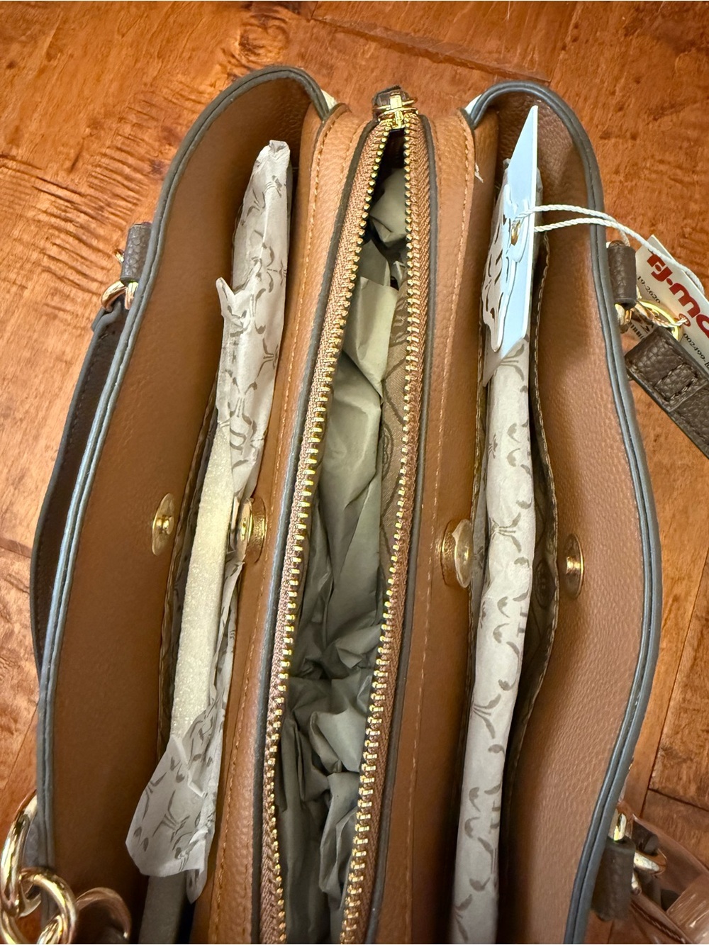 Cream and Brown Pebbled Faux Leather Shoulder Bag - Picture 5 of 12